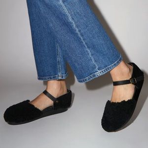 No.6 Starr Shearling Clog on Bendable Flat Base in Black on Black Base 7.5 NWOB